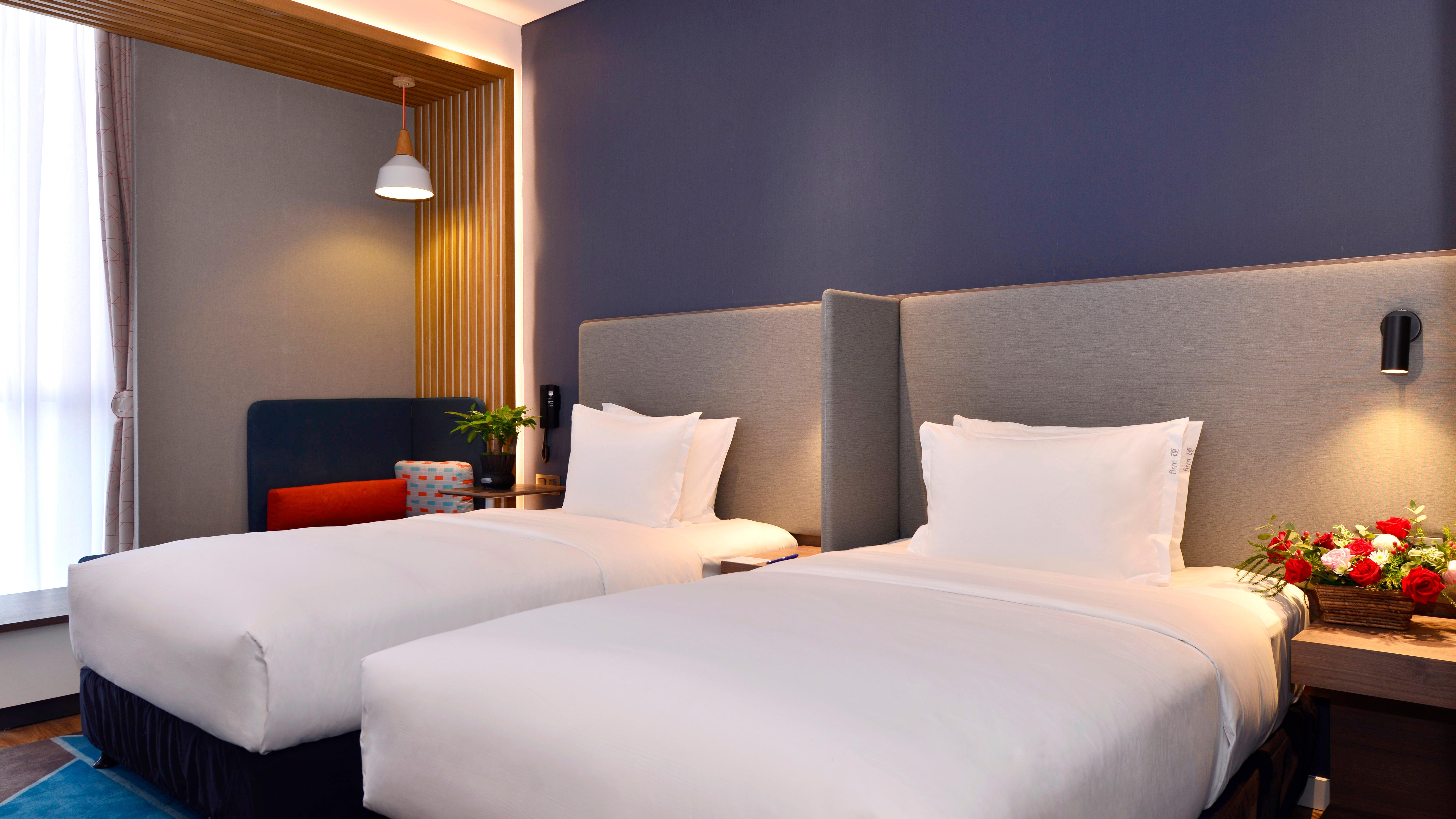 Holiday Inn Express Luanchuan By Ihg Экстерьер фото