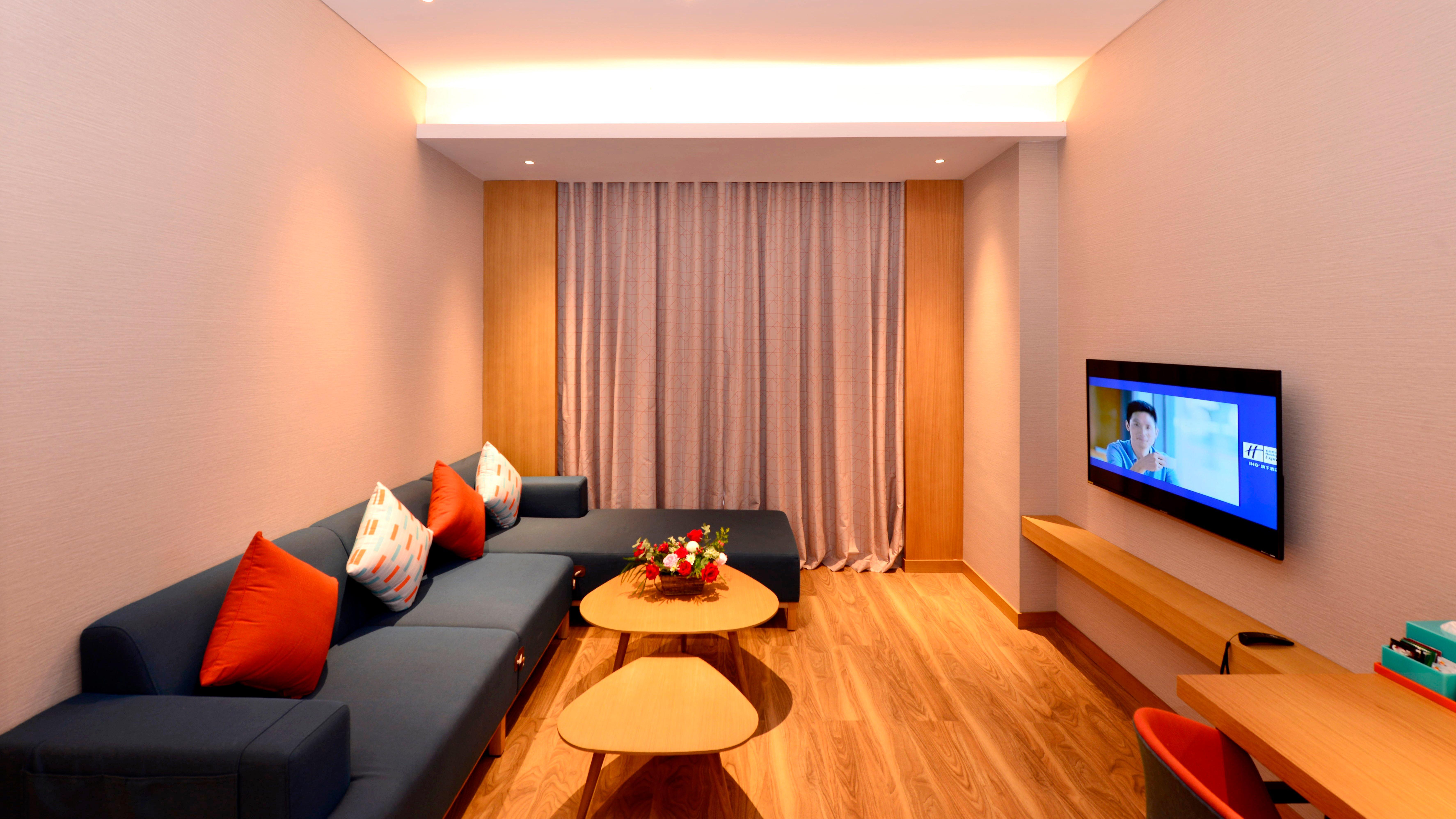 Holiday Inn Express Luanchuan By Ihg Экстерьер фото