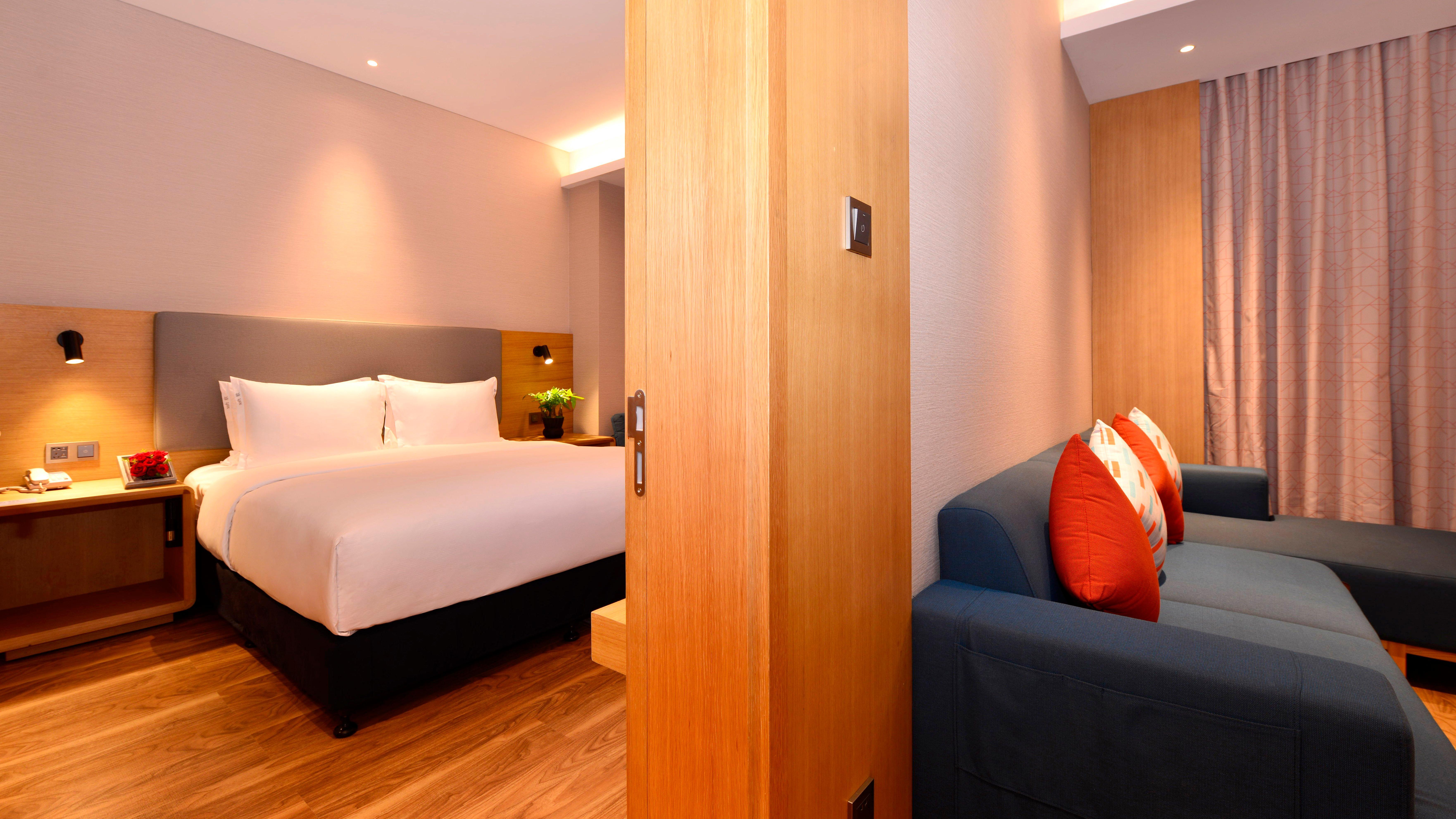 Holiday Inn Express Luanchuan By Ihg Экстерьер фото