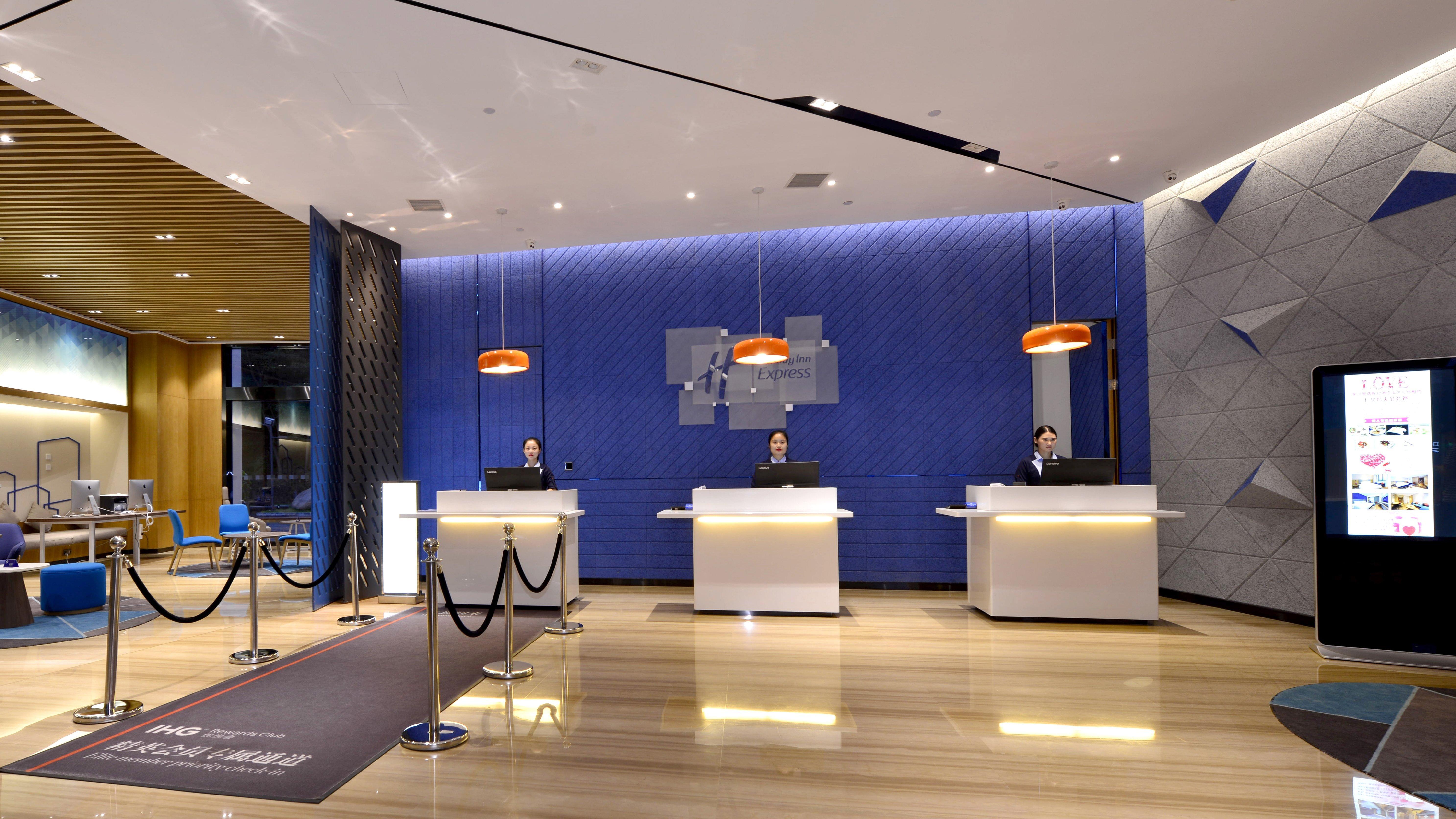 Holiday Inn Express Luanchuan By Ihg Экстерьер фото