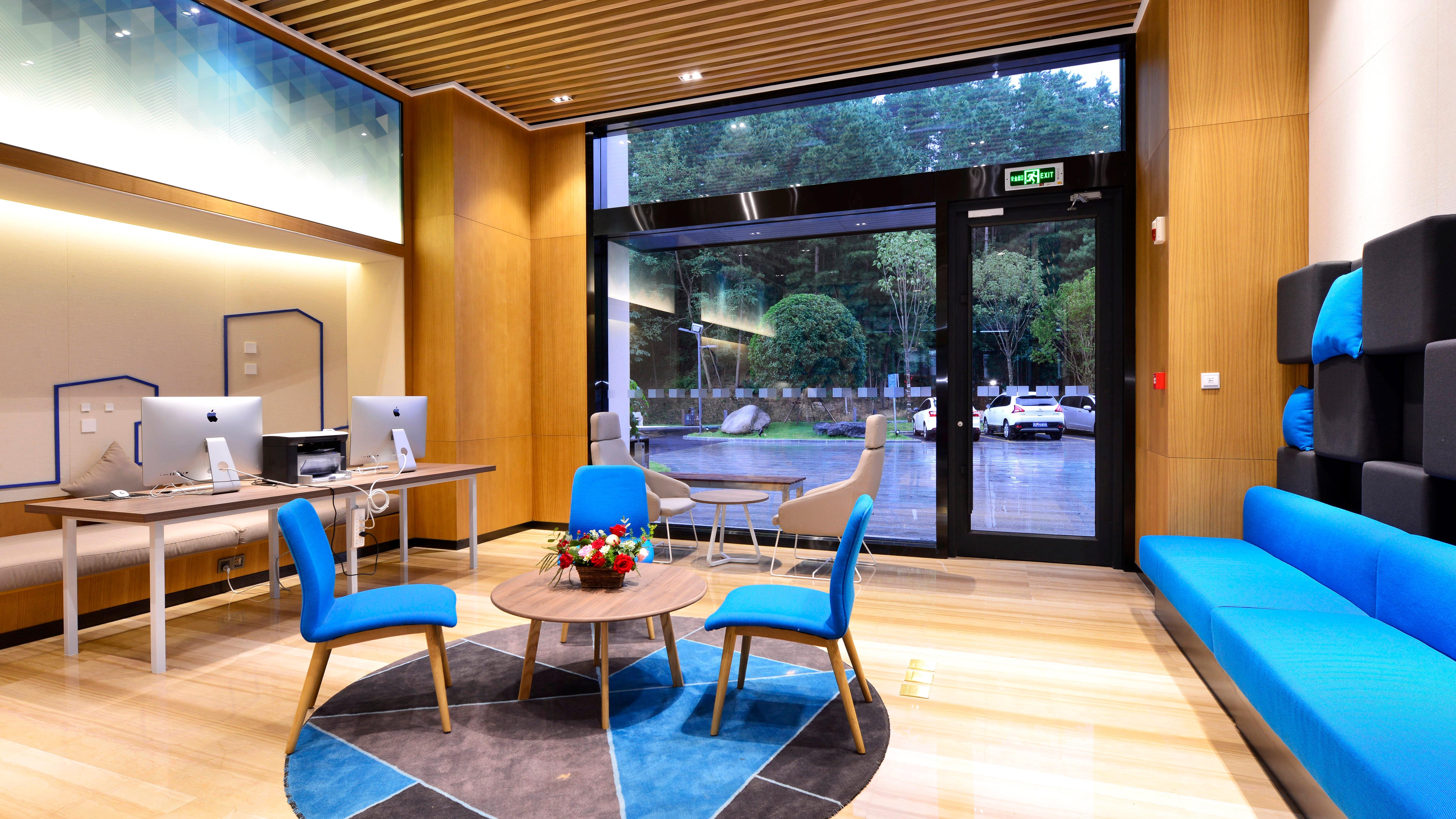 Holiday Inn Express Luanchuan By Ihg Экстерьер фото