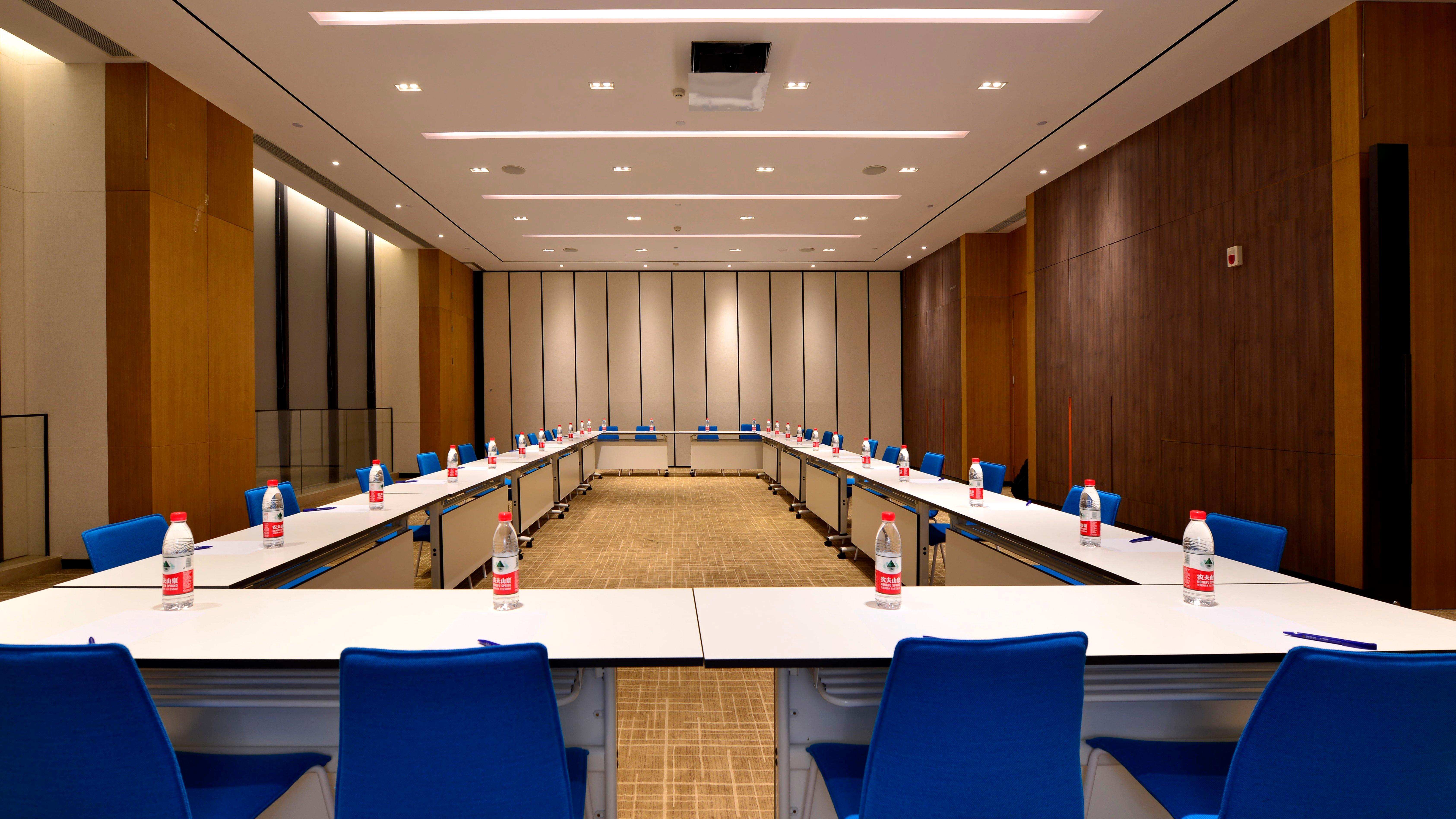Holiday Inn Express Luanchuan By Ihg Экстерьер фото