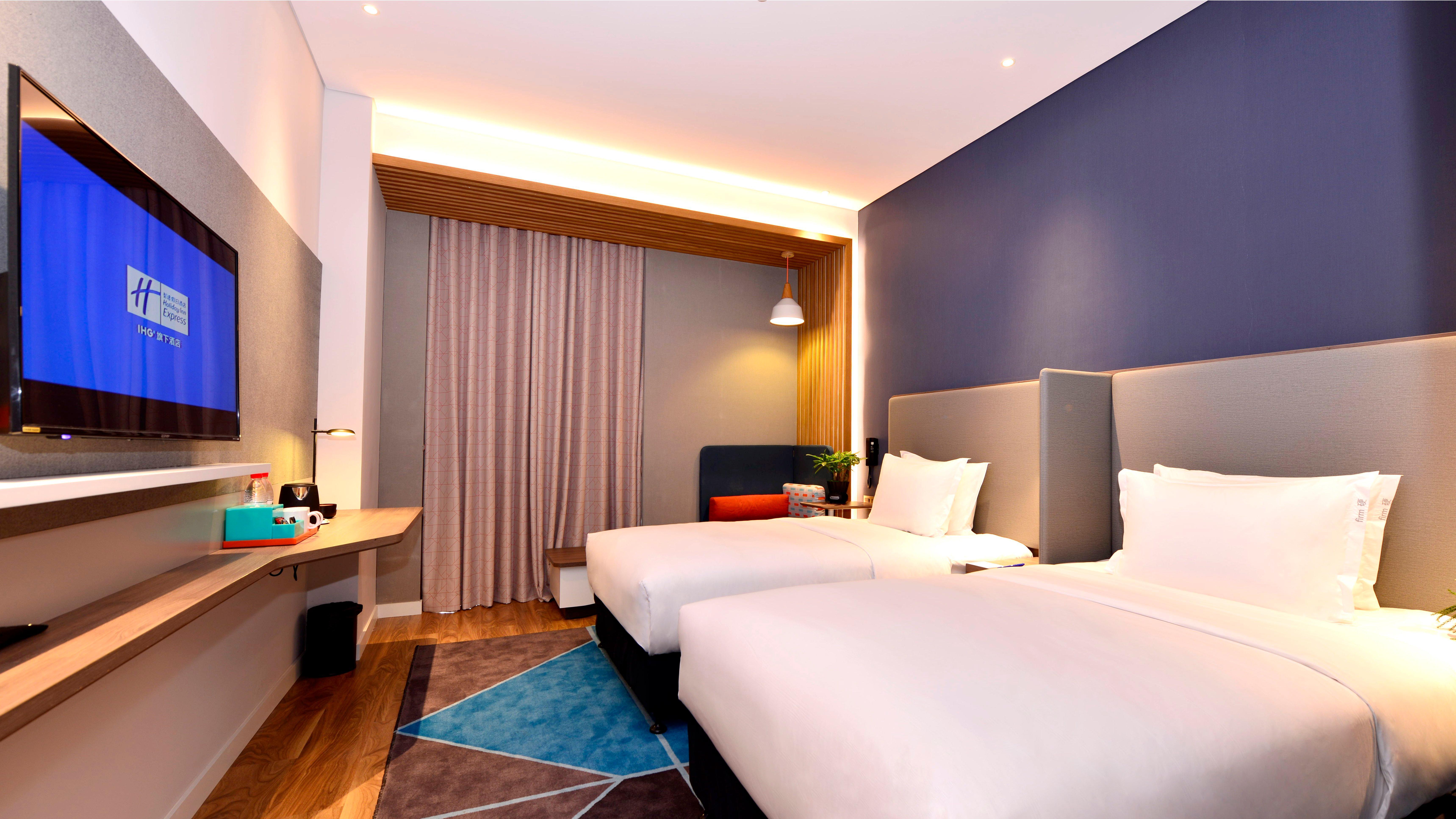 Holiday Inn Express Luanchuan By Ihg Экстерьер фото