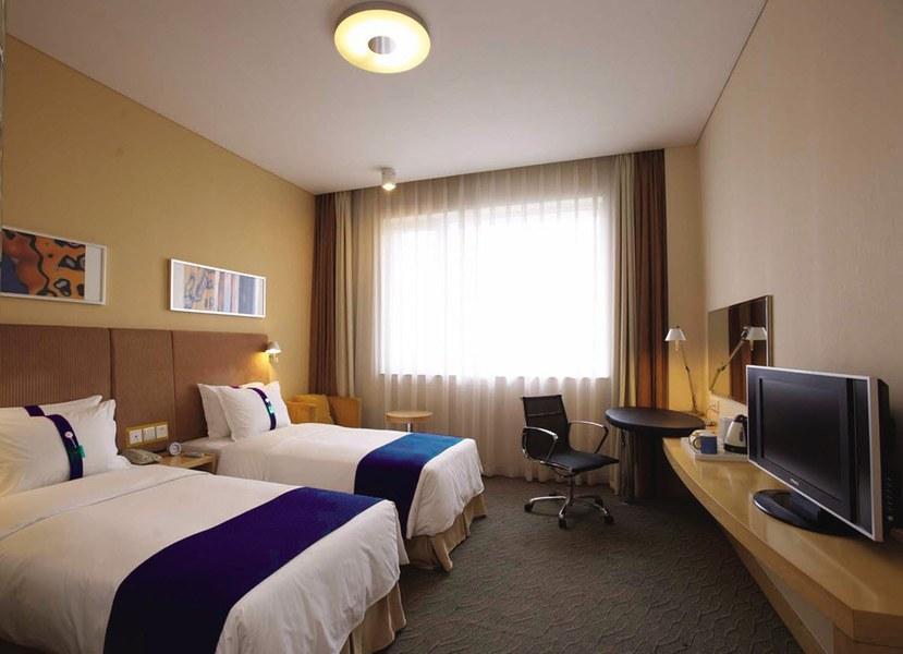 Holiday Inn Express Luanchuan By Ihg Экстерьер фото